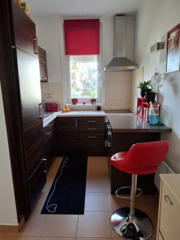 Eladó téglalakás, Esztergomban 54.5 M Ft, 2 szobás