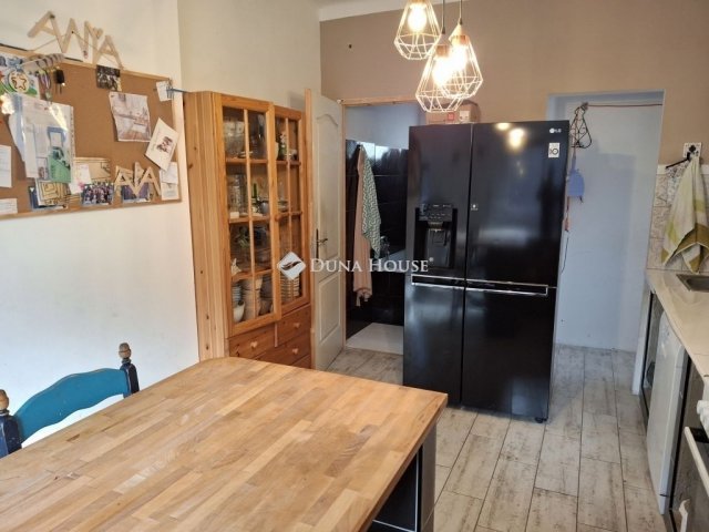 Eladó családi ház, Sárisápon 69.5 M Ft, 5 szobás