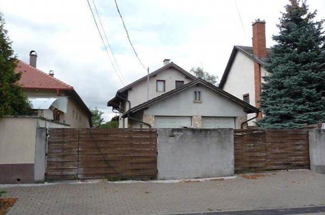 Eladó családi ház, Tatabányán 60 M Ft, 3 szobás