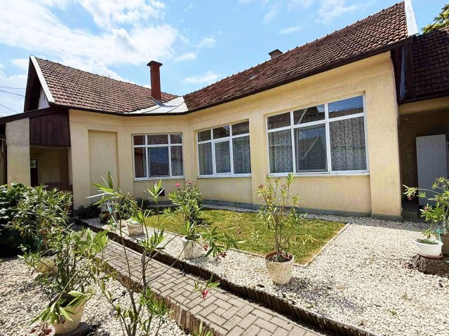 Eladó családi ház, Gyulán 65 M Ft, 3 szobás