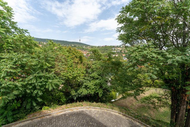 Eladó családi ház, Pécsett, Donátus közben 119.9 M Ft