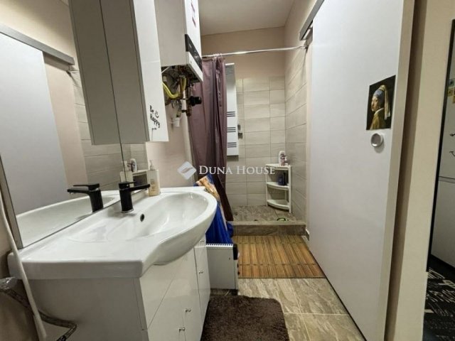 Eladó téglalakás, Sárváron 34.9 M Ft, 1 szobás