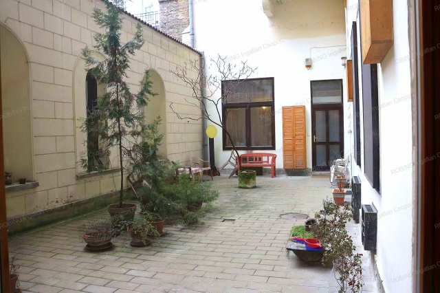 Eladó téglalakás, Budapesten, V. kerületben, Nádor utcában