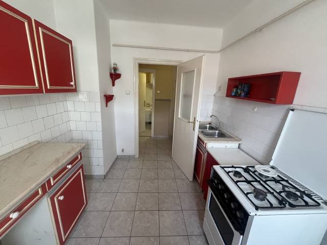 Kiadó téglalakás, albérlet, Pápán 110 E Ft / hó, 3 szobás