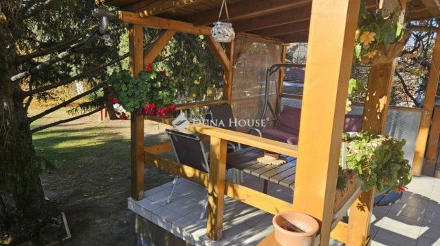 Eladó családi ház, Székesfehérvárott 135 M Ft, 5 szobás