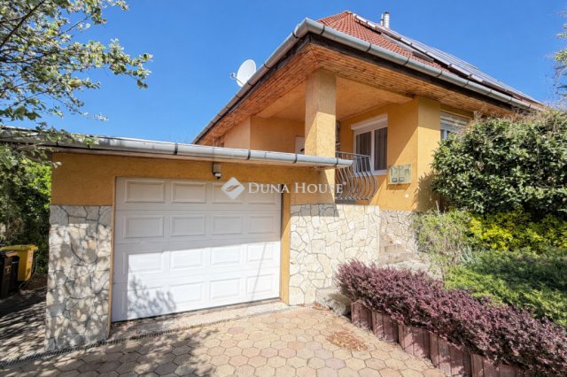 Eladó családi ház, Egerben 153 M Ft, 7 szobás