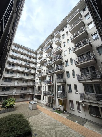 Eladó téglalakás, Budapesten, VII. kerületben 84.9 M Ft