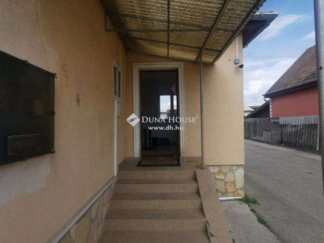 Eladó ipari ingatlan, Vecsésen 269.9 M Ft / költözzbe.hu