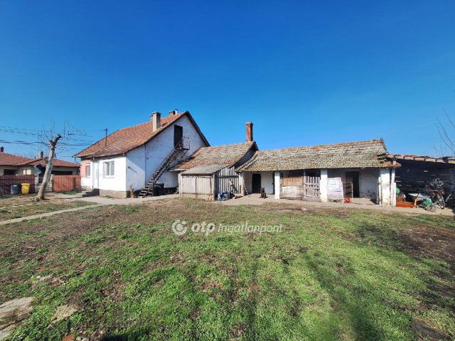 Eladó családi ház, Füzesgyarmaton 27.2 M Ft, 2 szobás