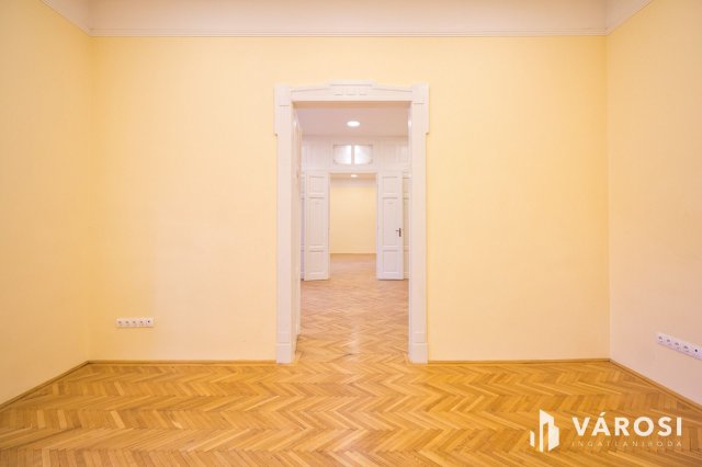 Kiadó iroda, Szegeden 550 E Ft / hó, 4 szobás