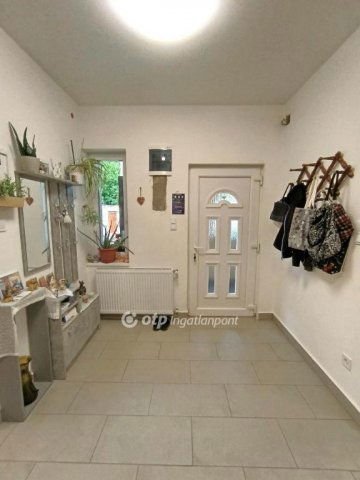 Eladó családi ház, Sóskúton 74.9 M Ft, 3 szobás