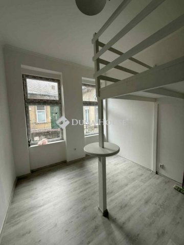 Eladó téglalakás, Budapesten, VI. kerületben 44.99 M Ft