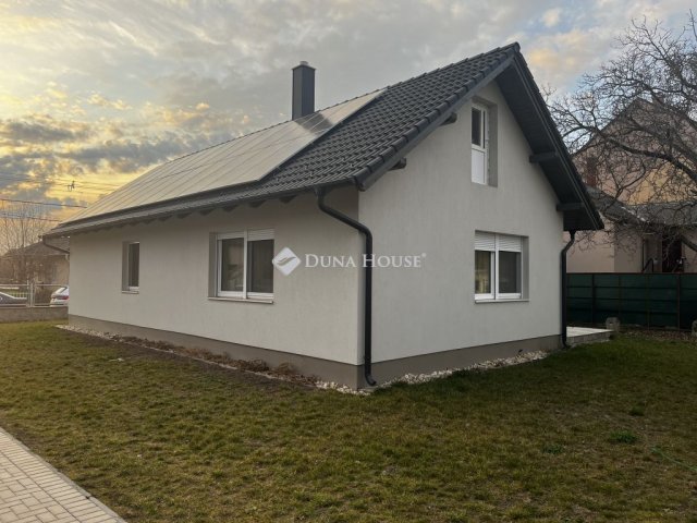 Kiadó családi ház, albérlet, Székesfehérvárott 450 E Ft / hó