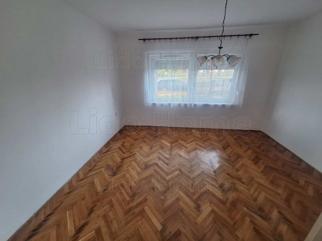 Eladó családi ház, Batéban 34.9 M Ft, 4 szobás