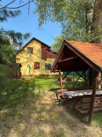 Eladó nyaraló, Mezőberényben 27.5 M Ft, 1+2 szobás