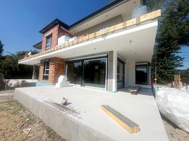 Eladó téglalakás, Szigetszentmiklóson 89.7 M Ft, 4 szobás