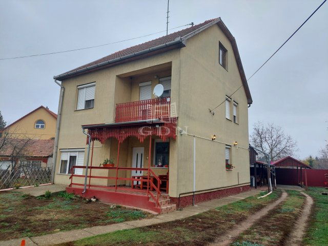 Eladó családi ház, Újfehértón 59.5 M Ft, 4 szobás