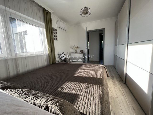 Eladó ikerház, Törökbálinton 325 M Ft, 5 szobás