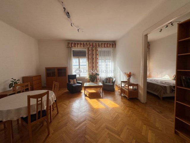 Eladó téglalakás, Budapesten, V. kerületben 159 M Ft, 2 szobás