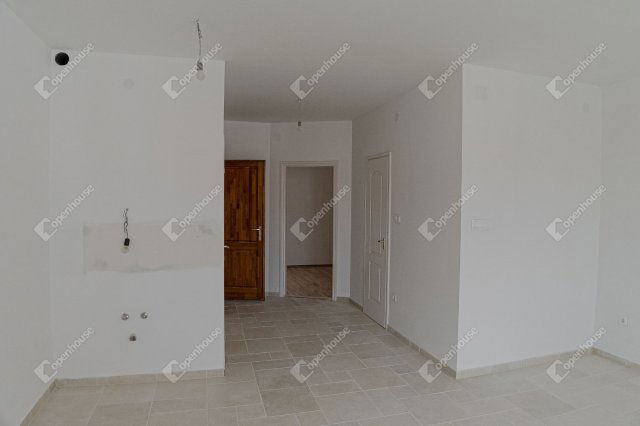 Eladó téglalakás, Kisteleken 32.9 M Ft, 2 szobás
