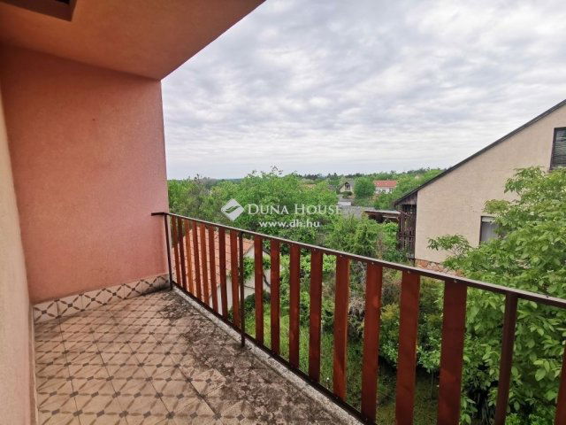 Eladó családi ház, Dunaalmáson 56 M Ft, 4 szobás