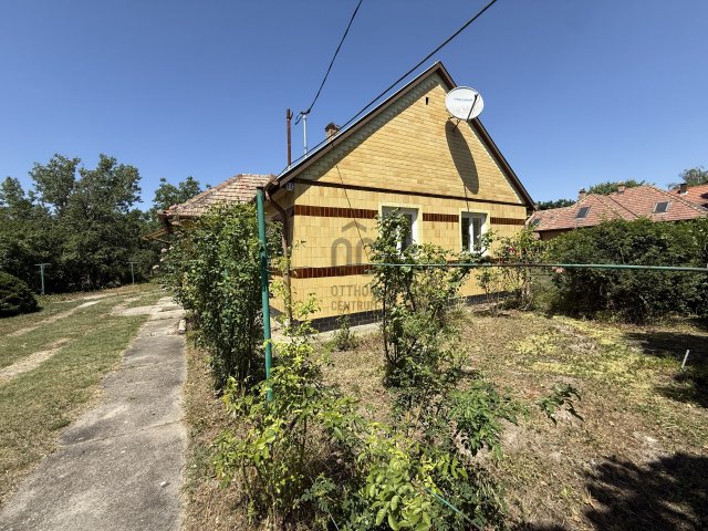 Eladó családi ház, Szigetszentmártonban 59.5 M Ft, 3 szobás