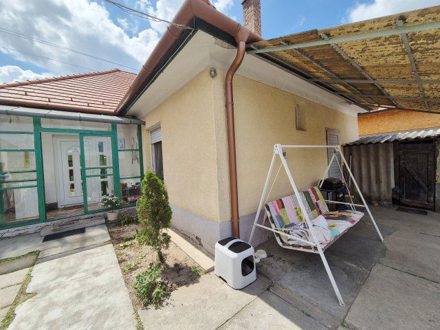 Eladó családi ház, Dunaharasztin 69.9 M Ft, 4 szobás