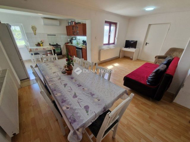 Eladó mezogazdasagi ingatlan, Baján 39.999 M Ft, 4 szobás