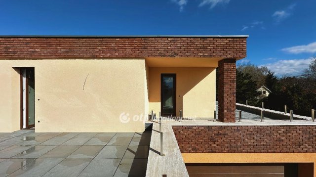 Eladó családi ház, Érden 249.999 M Ft, 5+1 szobás