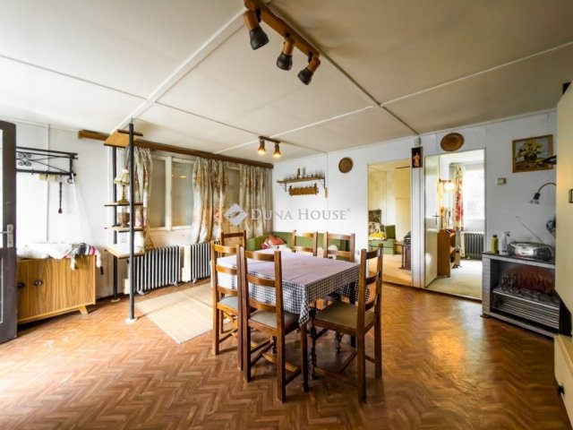 Eladó nyaraló, Kulcson 27.9 M Ft, 3 szobás / költözzbe.hu