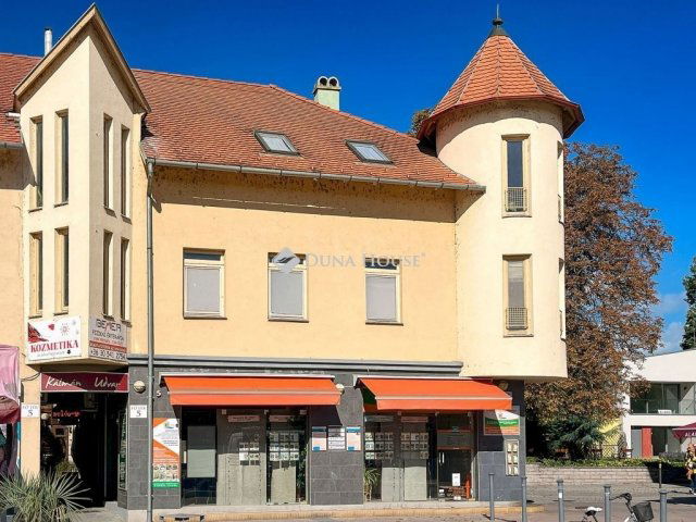 Eladó téglalakás, Siófokon 89 M Ft, 1 szobás