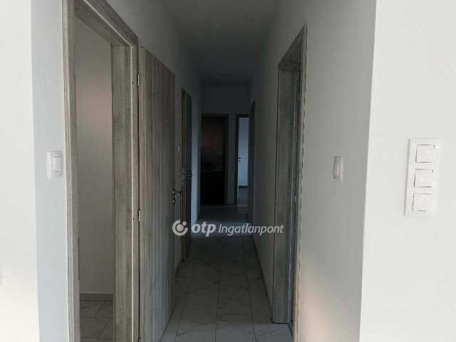 Eladó ikerház, Albertirsán 98 M Ft, 4 szobás
