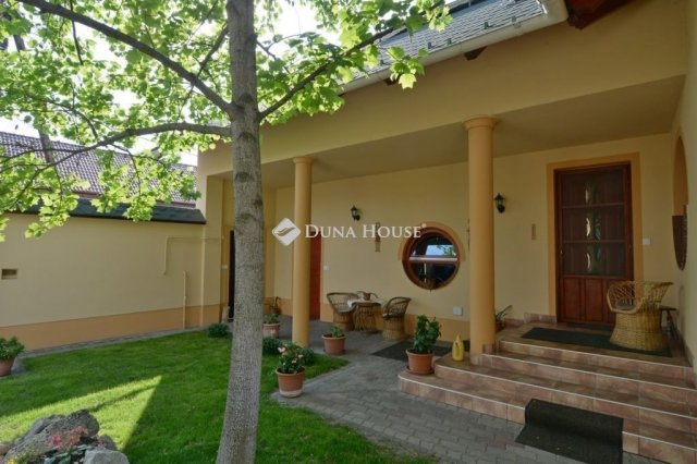 Eladó családi ház, Kiskunfélegyházán 149.9 M Ft, 5 szobás