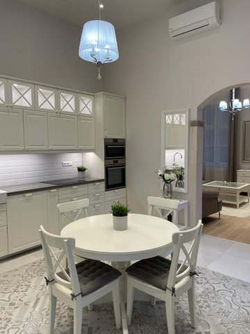 Kiadó téglalakás, albérlet, V. kerületben, Kálmán Imre utcában