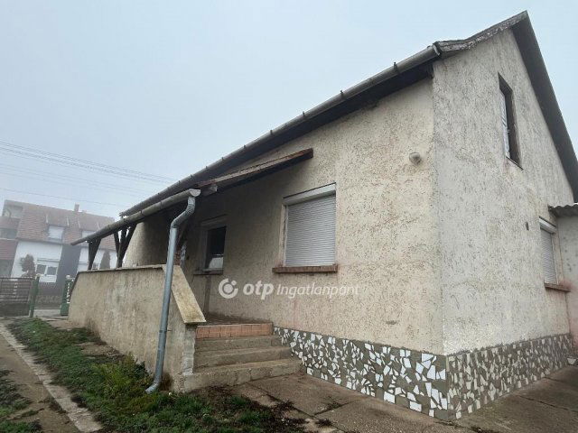 Eladó családi ház, Egyeken 10.5 M Ft, 3+1 szobás