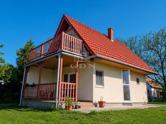 Eladó nyaraló, Siófokon 65 M Ft, 3 szobás / költözzbe.hu