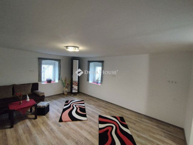 Eladó sorház, Vértesszőlősön, Szabadság telepen 27.99 M Ft