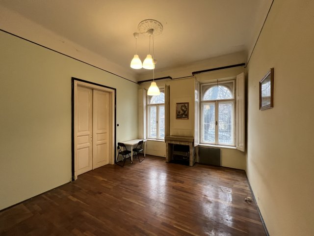 Eladó téglalakás, Budapesten, VI. kerületben 83.9 M Ft, 3 szobás