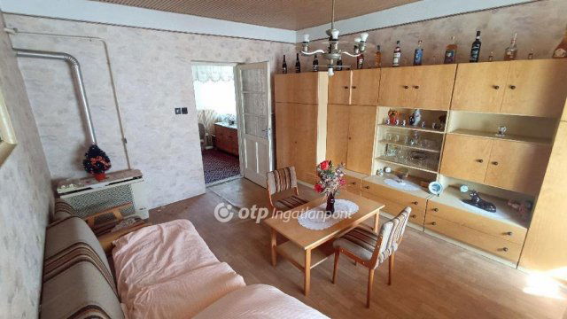 Eladó családi ház, Jászfényszarun 29.5 M Ft, 2+1 szobás