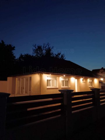 Eladó családi ház, Balatonlelleén 98 M Ft, 2 szobás