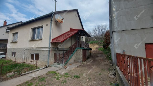 Eladó családi ház, Kaposváron 42.9 M Ft, 3 szobás