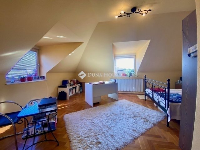 Eladó ikerház, Budapesten, XVI. kerületben 185 M Ft, 7 szobás