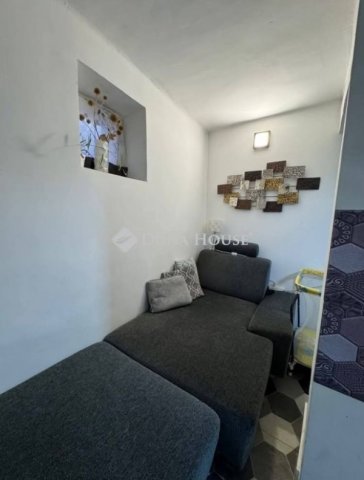 Eladó családi ház, Sárbogárdon 28 M Ft, 2 szobás