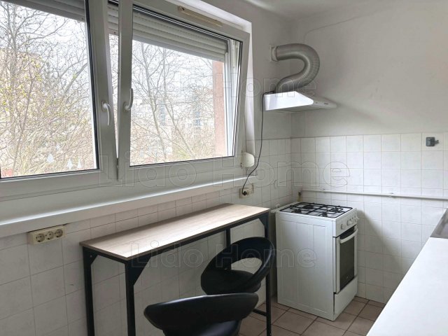 Eladó panellakás, Győrött 44.499 M Ft, 2 szobás