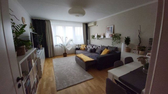 Eladó panellakás, Budapesten, X. kerületben 79.99 M Ft, 3 szobás