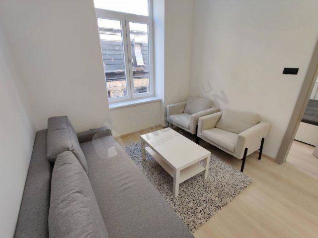 Kiadó téglalakás, albérlet, VI. kerületben, Jókai utcában