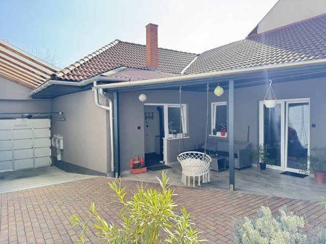 Eladó családi ház, Egerben 112 M Ft, 4+2 szobás