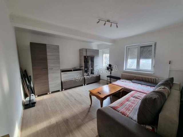 Eladó téglalakás, Dunaújvárosban 36.9 M Ft, 2 szobás