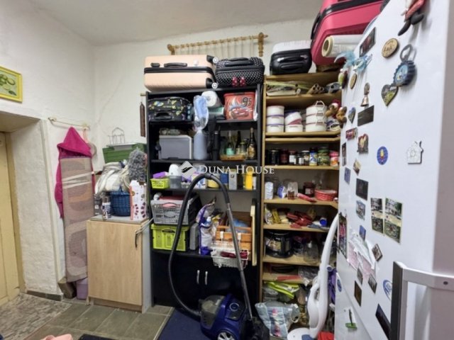 Eladó családi ház, Orosházán 39.9 M Ft, 3 szobás