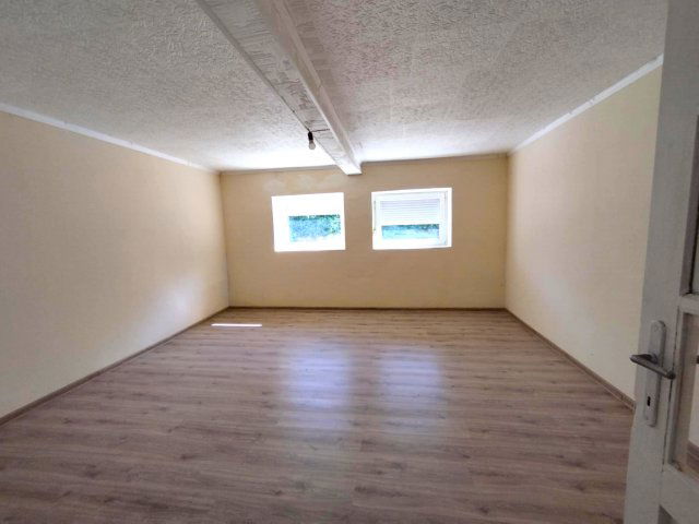 Eladó családi ház, Jánoshalmán 8 M Ft, 3 szobás